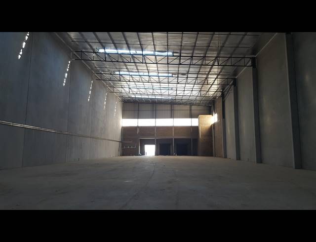 2,232M² WAREHOUSE TO LET IN EVERITE INDUSTRIA
